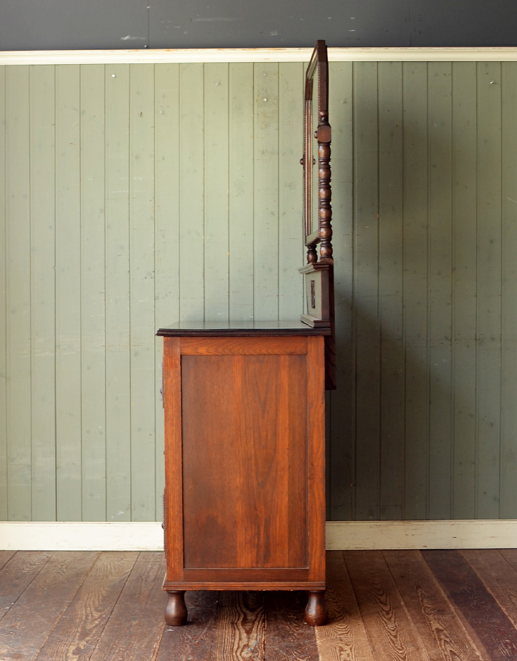 j-1258-f アンティークドレッシングチェストの横