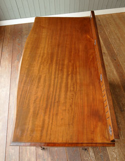 アンティークチェスト