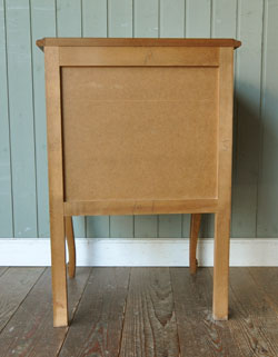 小さくて可愛いのにとっても便利！フランスの小さなチェスト