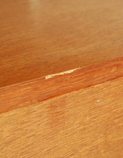 寝室や書斎にオススメ！優雅な猫脚のフレンチチェスト