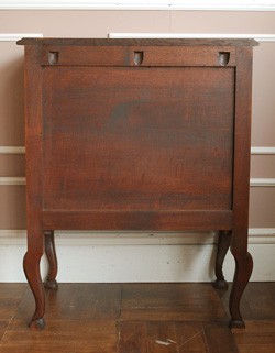 優雅なフランスの香り漂う使って便利なアンティークチェスト