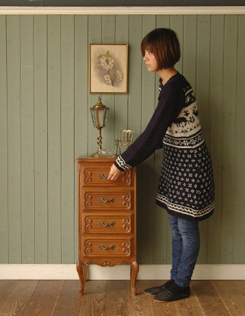 優雅なフランスの香り漂う使って便利なアンティークチェスト