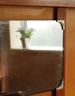 使い勝手バツグン。多機能なアンティークバチュラーチェスト