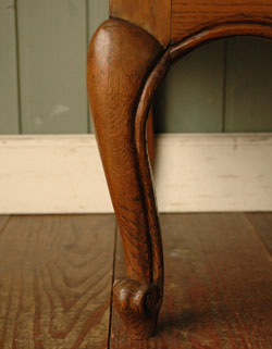 どんな場所でも使いやすい大きさが自慢
アンティーク チェスト