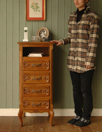 優雅なフランスの香り漂う使って便利なアンティークチェスト