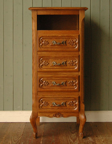 優雅なフランスの香り漂う使って便利なアンティークチェスト