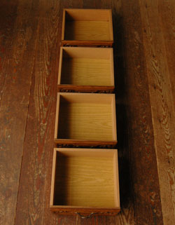 優雅なフランスの香り漂う使って便利なアンティークチェスト