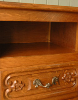 優雅なフランスの香り漂う使って便利なアンティークチェスト