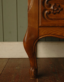 優雅なフランスの香り漂う使って便利なアンティークチェスト