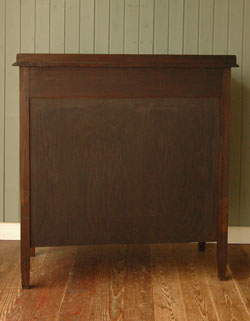 使い勝手バツグン。多機能なアンティークバチュラーチェスト