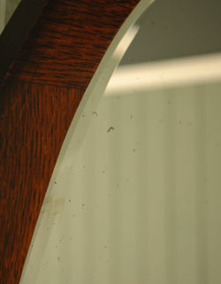 とっても女性らしいアンティークドレッシングチェスト