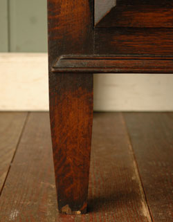 とっても女性らしいアンティークドレッシングチェスト