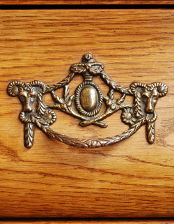 j-656-f アンティークチェスト