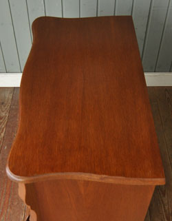 j-657-f アンティークチェスト