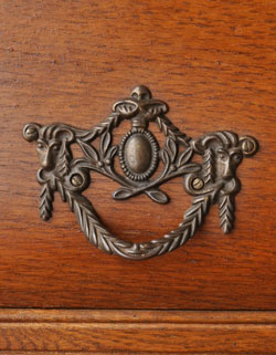 j-657-f アンティークチェスト