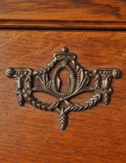 j-657-f アンティークチェスト