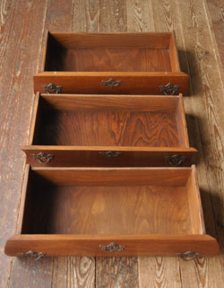 j-657-f アンティークチェスト