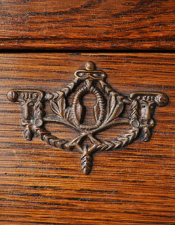 j-659-f アンティークチェスト