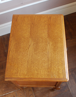 ピカピカの天板です。(j-662-f) j-662-f フランスから到着!アンティークチェスト