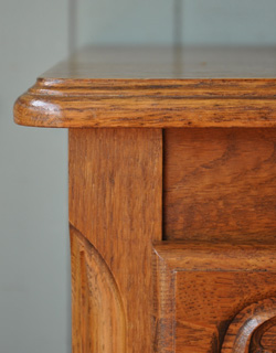 j-718-f アンティークチェスト