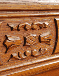 j-732-f アンティークチェスト