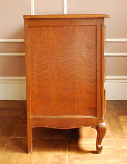 j-732-f アンティークチェスト