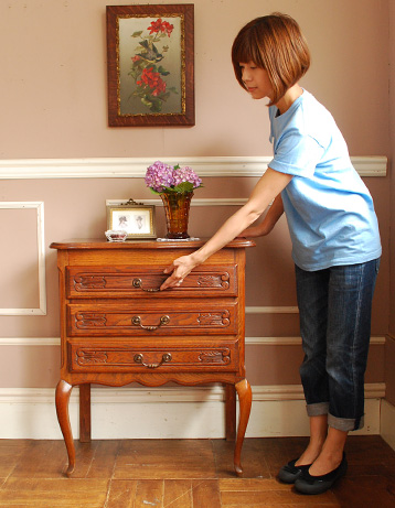 j-733-f アンティークチェスト