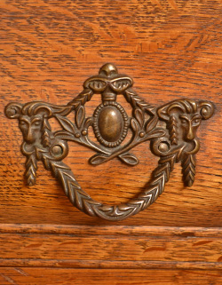 j-744-f アンティークチェスト