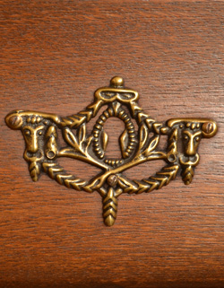 j-760-f アンティークチェスト