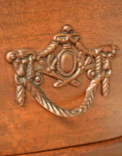 j-764-f アンティークチェスト