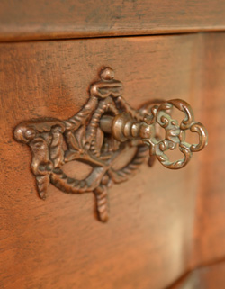 j-764-f アンティークチェスト