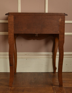 丈夫に作られているので、安心してお使いいただけます。(j-769-f) j-769-f アンティーク チェスト