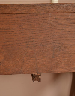 アンティークのため天板の一部に汚れがあります。ご了承ください。(j-769-f) j-769-f アンティーク チェスト