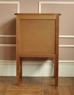 j-784-f アンティークスモールチェストの後ろから