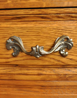 j-784-f アンティークスモールチェストの取っ手
