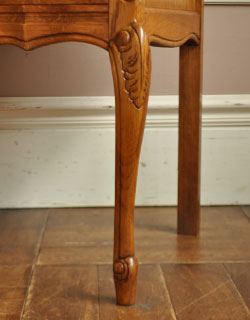 j-784-f アンティークスモールチェストの脚