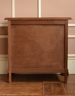 j-787-f アンティークチェストの後ろから