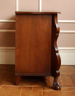 j-790-f アンティークチェストの横から