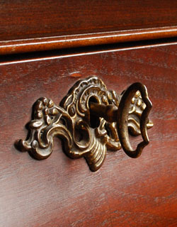 j-790-f アンティークチェストの鍵穴