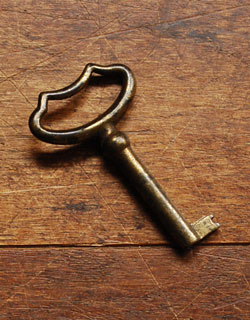 j-790-f アンティークチェストの鍵