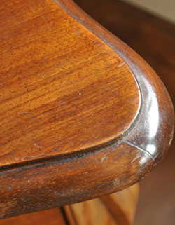 j-792-f アンティークチェストの後ろから