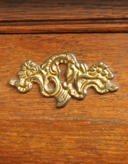 j-796-f アンティークチェストの装飾＆鍵穴