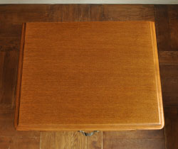 j-806-f アンティークスモールチェストの天板