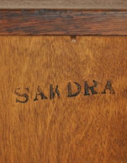 j-872-f アンティークチェスト