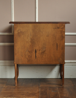 j-872-f アンティークチェスト