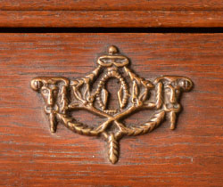 j-891-f アンティークチェスト