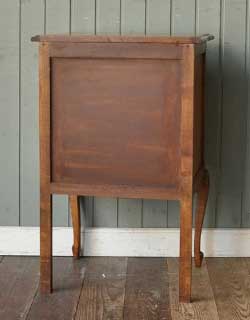 j-927-f アンティークチェストの後ろ