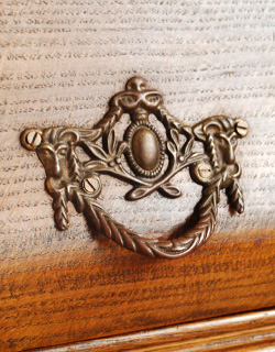 j-957-f アンティークチェスト(コモード)の取っ手