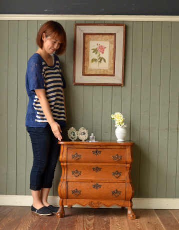 j-958-f アンティークチェストのモデル入り