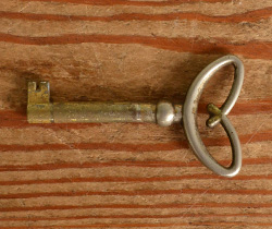 j-960-f アンティークチェストの鍵